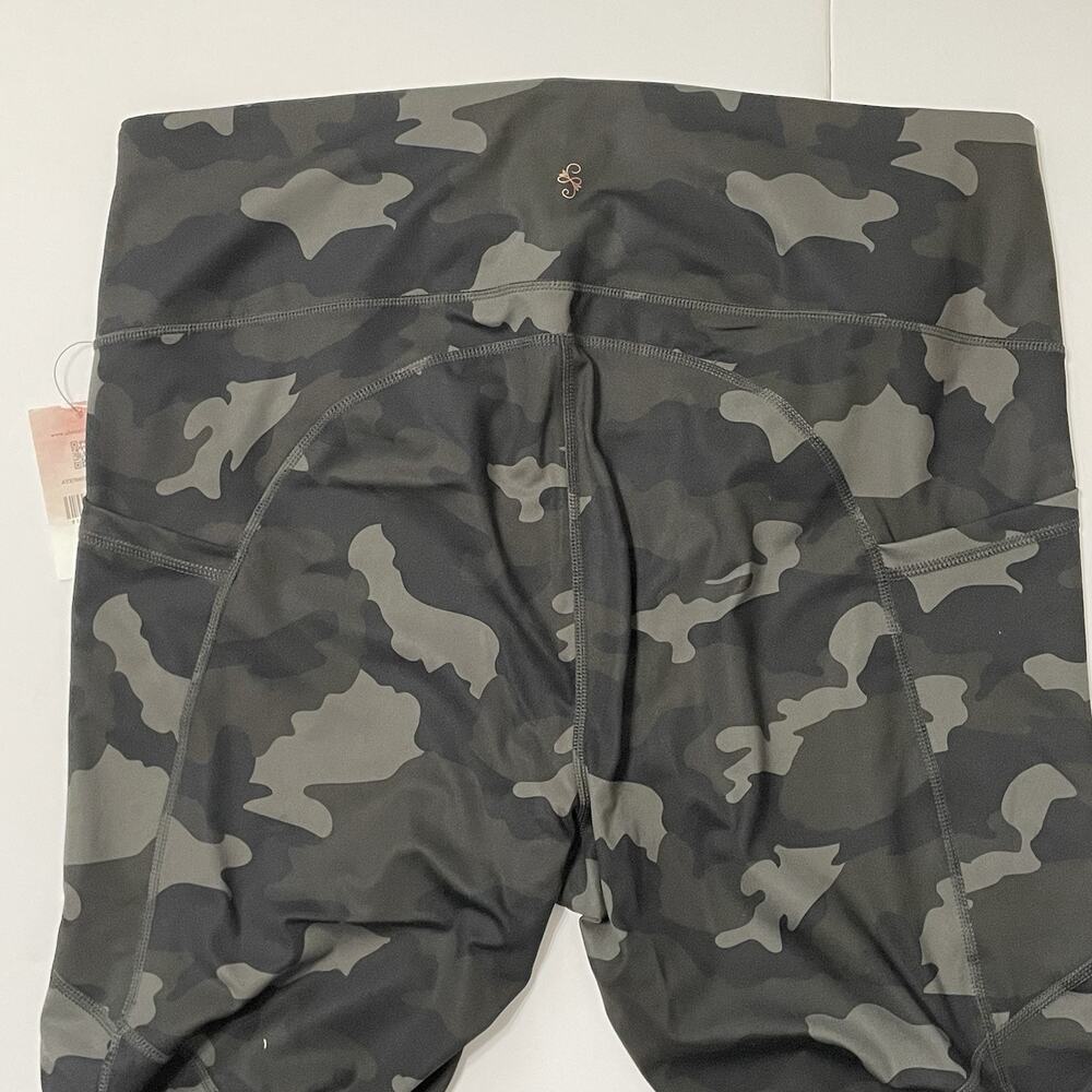 As Revival Altar’d State Ankle Leggings Women Size 2X Army Green Camo Yoga NEW - Picture 3 of 9